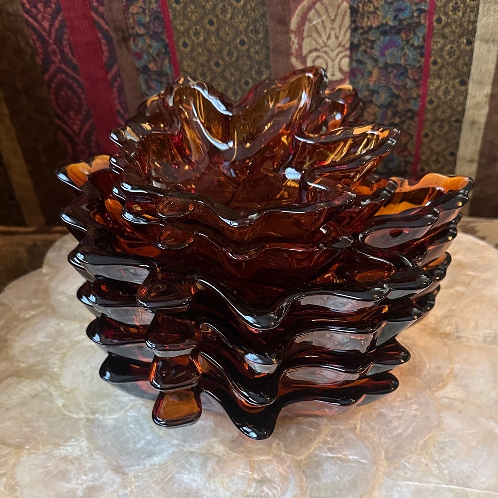 Nesting Set of Amber Maple Leaf-Shaped Glass Dishes, 4 Large 2 Small